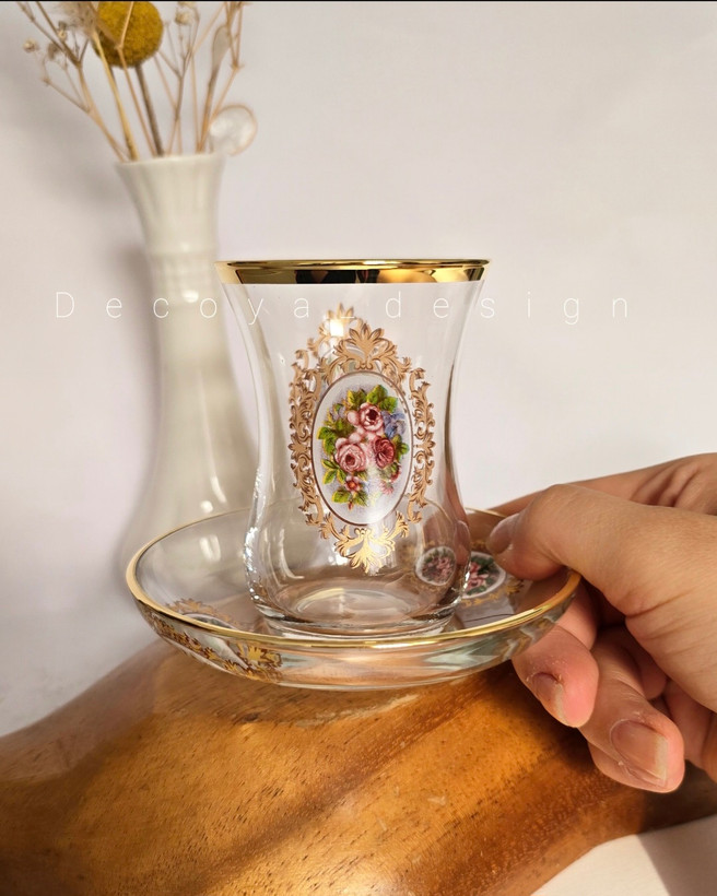 استکان و نعلبکی گلدار لب طلایی
